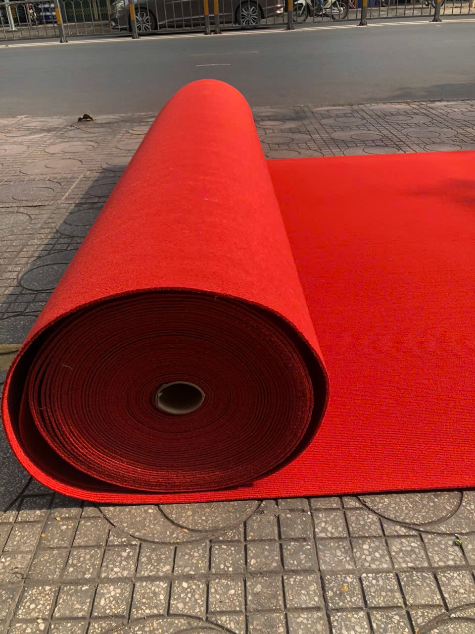 THẢM NỈ TRẢI SÀN DÀY MÀU ĐỎ TƯƠI - Ảnh 4